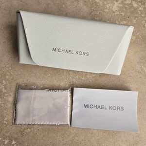 Brand New eyewear with cleaning cloth